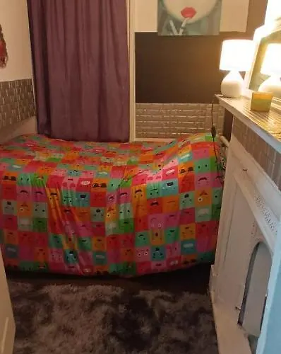 Girly House Female Only Nottinghill