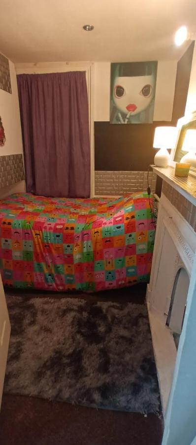 Girly House Female Only Nottinghill